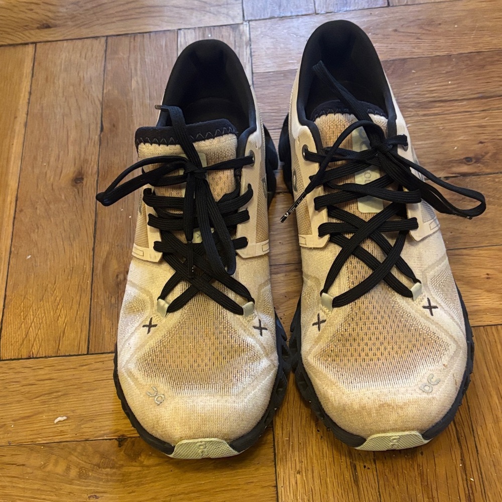 On Running Beige and Black Trail Sneakers